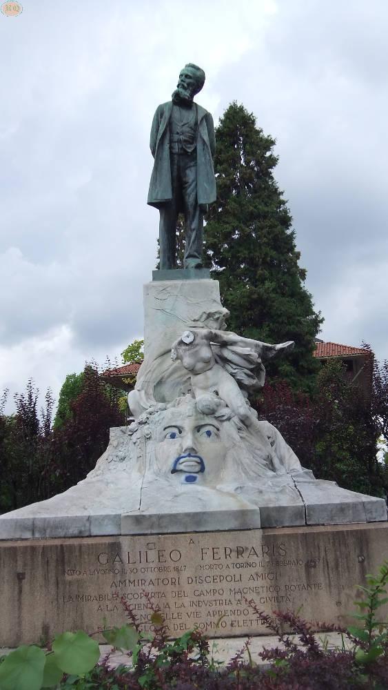 Statua commemorativa di Galileo Ferraris