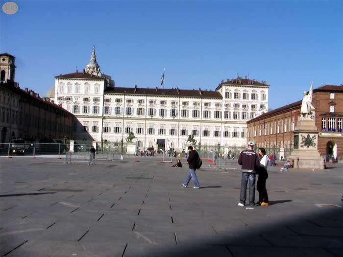 Piazza Castello palazzo
                  reale